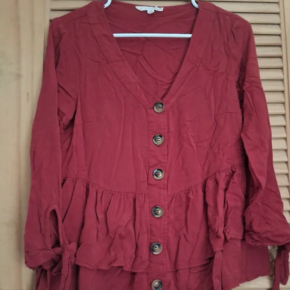 Chic Button-Front Ruffle Blouse - Red - Picture 1 of 5